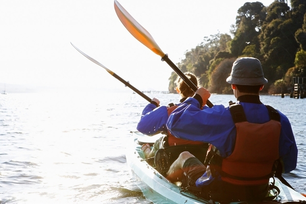 couple_kayaking-1.JPG